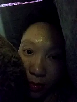 Snapshot of bonnie-00 chatting on 12-18-25, 03:29 bonnie-00 online show from 12-18-25, 03:29