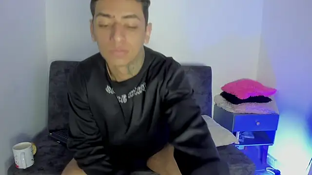 maykel and mike online show from 01-08-26, 02:08