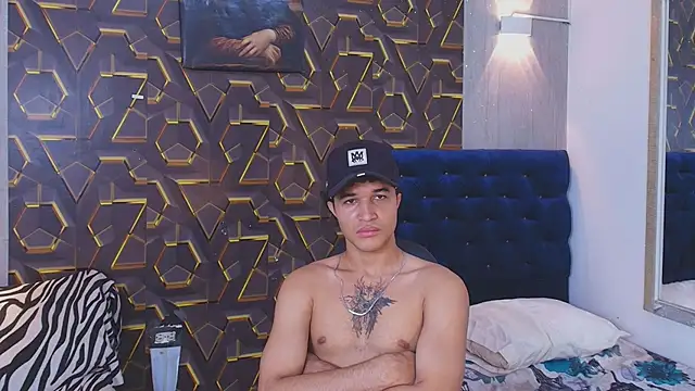 Snapshot of fire_drako_ chatting on 06-18-26, 06:24 fire drako online show from 06-18-26, 06:24