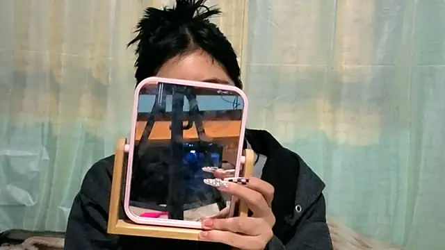 Snapshot of Sullyoonn chatting on 10-29-25, 12:02 Sullyoonn online show from 10-29-25, 12:02