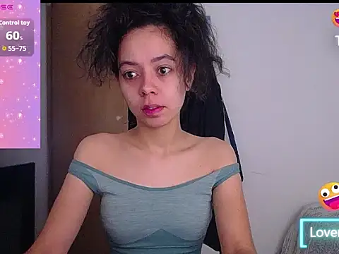 Snapshot of Annie_rosse1017 chatting on 09-19-25, 09:54 Annie rosse1017 online show from 09-19-25, 09:54