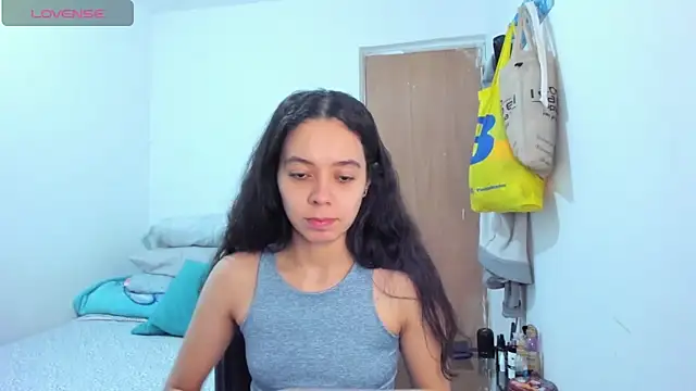 Snapshot of Annie_rosse1017 chatting on 10-28-25, 04:16 Annie rosse1017 online show from 10-28-25, 04:16