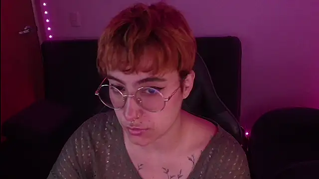 Snapshot of Miacatsito3 chatting on 10-01-25, 03:34 Miacatsito3 online show from 10-01-25, 03:34