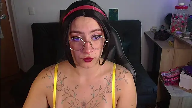 Snapshot of Miacatsito3 chatting on 10-30-25, 09:37 Miacatsito3 online show from 10-30-25, 09:37