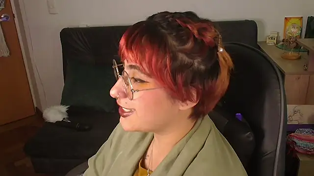 Miacatsito3 online show from 01-13-26, 02:39