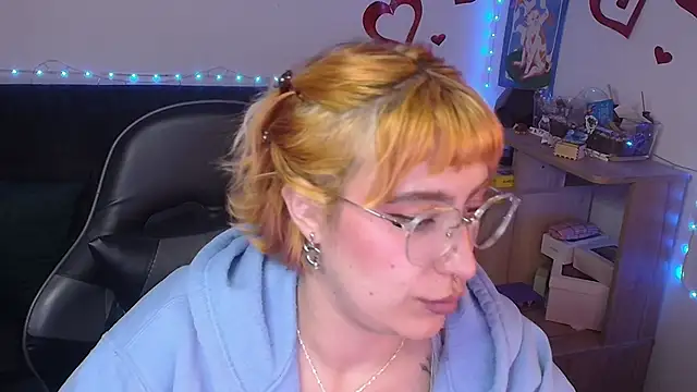 Snapshot of Miacatsito3 chatting on 06-16-26, 06:16 Miacatsito3 online show from 06-16-26, 06:16