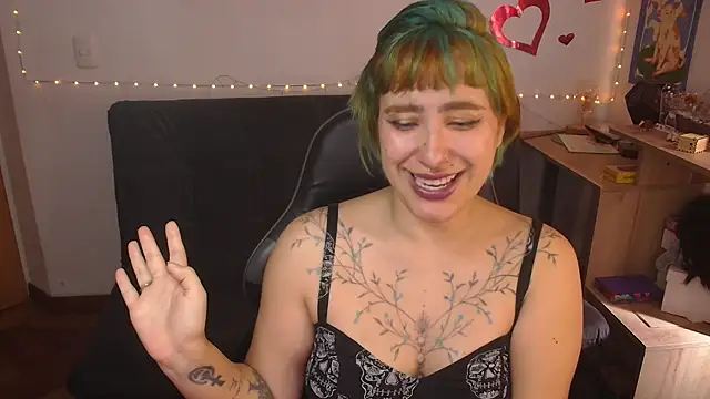 Snapshot of Miacatsito3 chatting on 07-11-26, 04:10 Miacatsito3 online show from 07-11-26, 04:10