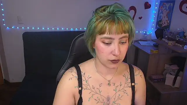 Snapshot of Miacatsito3 chatting on 07-16-26, 02:50 Miacatsito3 online show from 07-16-26, 02:50
