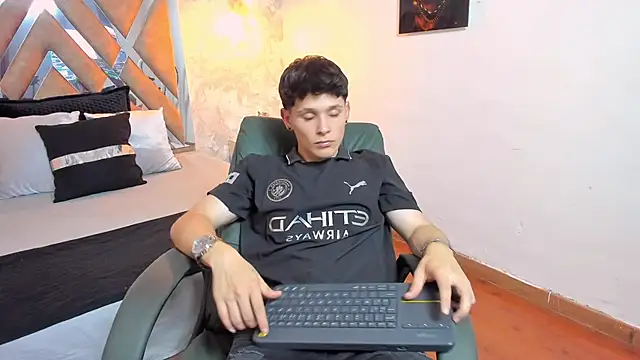 kraven lust online show from 10-31-25, 03:07