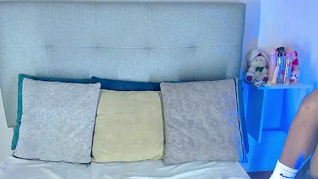 Snapshot of Billie_Turner_ chatting on 10-14-25, 04:46 Billie Turner online show from 10-14-25, 04:46