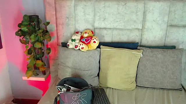 Snapshot of Billie_Turner_ chatting on 10-18-25, 09:04 Billie Turner online show from 10-18-25, 09:04