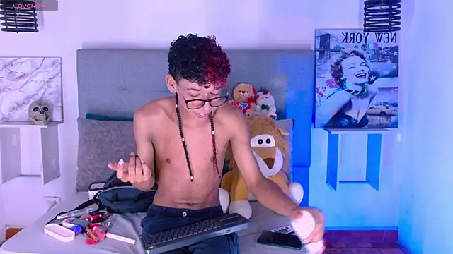 Snapshot of Billie_Turner_ chatting on 11-03-25, 04:58 Billie Turner online show from 11-03-25, 04:58