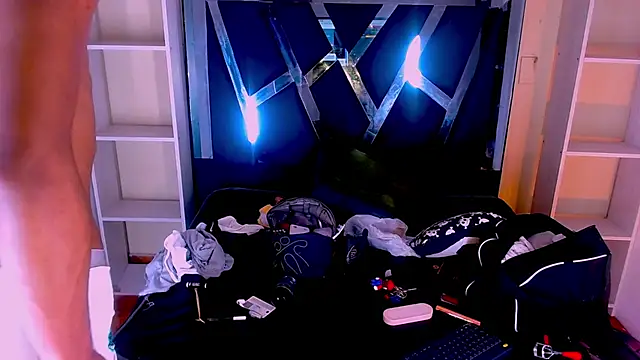 Snapshot of Billie_Turner_ chatting on 11-06-25, 02:18 Billie Turner online show from 11-06-25, 02:18