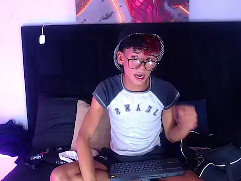 Snapshot of Billie_Turner_ chatting on 11-18-25, 04:11 Billie Turner online show from 11-18-25, 04:11