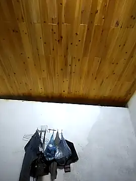 Snapshot of Dung_x chatting on 10-08-25, 10:51 Dung x online show from 10-08-25, 10:51