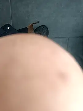 Snapshot of narrowboy chatting on 09-17-25, 08:27 narrowboy online show from 09-17-25, 08:27