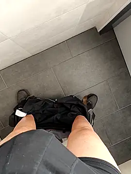 Snapshot of narrowboy chatting on 10-02-25, 07:37 narrowboy online show from 10-02-25, 07:37