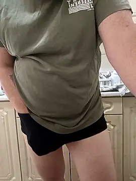 Snapshot of narrowboy chatting on 10-25-25, 11:07 narrowboy online show from 10-25-25, 11:07