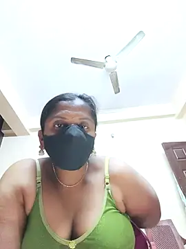 Snapshot of Sowjanya-telugu chatting on 10-29-25, 07:15 Sowjanya-telugu online show from 10-29-25, 07:15