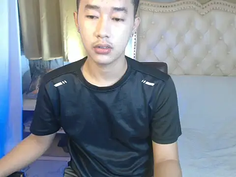 Snapshot of mr_chandy chatting on 10-17-25, 10:29 mr chandy online show from 10-17-25, 10:29