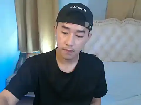 Snapshot of mr_chandy chatting on 10-18-25, 10:38 mr chandy online show from 10-18-25, 10:38