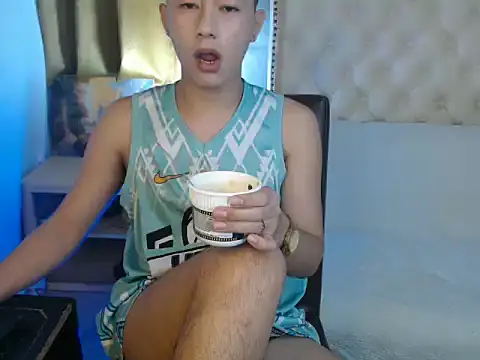 Snapshot of mr_chandy chatting on 10-26-25, 10:32 mr chandy online show from 10-26-25, 10:32