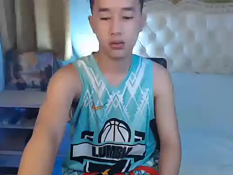 Snapshot of mr_chandy chatting on 10-27-25, 10:30 mr chandy online show from 10-27-25, 10:30