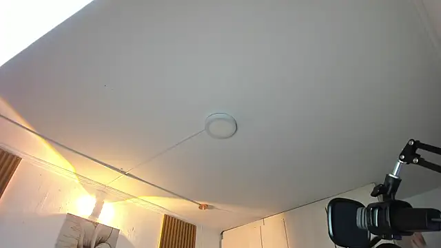 Snapshot of KoraRousee chatting on 11-04-25, 01:10 KoraRousee online show from 11-04-25, 01:10