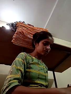 Snapshot of Saloni-Gupta chatting on 10-03-25, 04:42 Saloni-Gupta online show from 10-03-25, 04:42