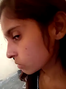 Snapshot of Saloni-Gupta chatting on 10-20-25, 07:31 Saloni-Gupta online show from 10-20-25, 07:31