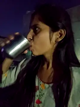 Snapshot of Saloni-Gupta chatting on 10-25-25, 07:19 Saloni-Gupta online show from 10-25-25, 07:19