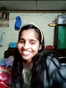 Snapshot of Saloni-Gupta chatting on 12-22-25, 10:56 Saloni-Gupta online show from 12-22-25, 10:56
