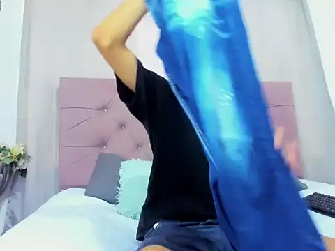 Snapshot of EthanBlackwoodd chatting on 10-03-25, 07:22 EthanBlackwoodd online show from 10-03-25, 07:22