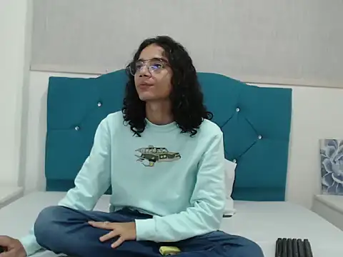 Snapshot of EthanBlackwoodd chatting on 10-12-25, 08:41 EthanBlackwoodd online show from 10-12-25, 08:41