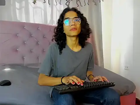 Snapshot of EthanBlackwoodd chatting on 11-11-25, 06:41 EthanBlackwoodd online show from 11-11-25, 06:41