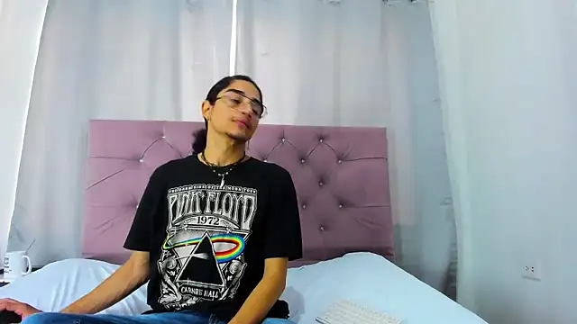 EthanBlackwoodd online show from 01-13-26, 07:41