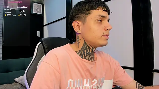 Snapshot of Declan-Fox chatting on 10-08-25, 12:14 Declan-Fox online show from 10-08-25, 12:14