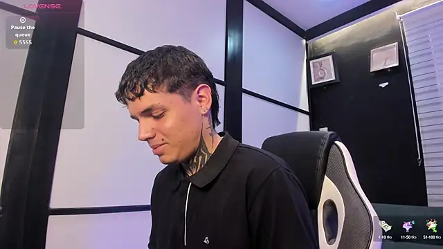 Snapshot of Declan-Fox chatting on 10-09-25, 12:25 Declan-Fox online show from 10-09-25, 12:25