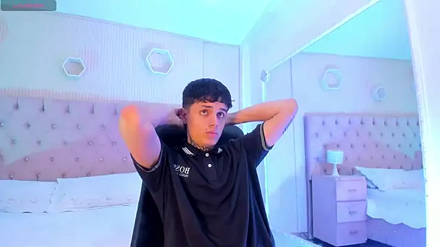 Snapshot of Declan-Fox chatting on 10-24-25, 04:20 Declan-Fox online show from 10-24-25, 04:20