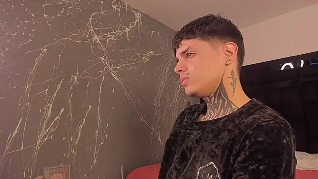 Snapshot of Declan-Fox chatting on 11-07-25, 04:01 Declan-Fox online show from 11-07-25, 04:01