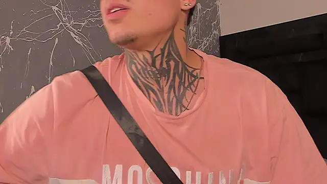 Snapshot of Declan-Fox chatting on 11-19-25, 04:34 Declan-Fox online show from 11-19-25, 04:34