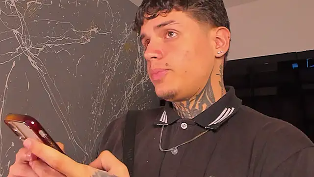 Snapshot of Declan-Fox chatting on 11-20-25, 04:45 Declan-Fox online show from 11-20-25, 04:45