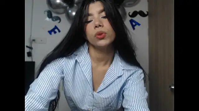 Snapshot of MayaScott11 chatting on 06-21-26, 07:16 MayaScott11 online show from 06-21-26, 07:16