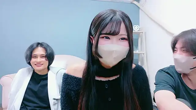 Snapshot of Ruru-shuv chatting on 11-19-25, 10:37 Ruru-shuv online show from 11-19-25, 10:37