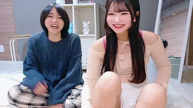 Snapshot of Ruru-shuv chatting on 12-16-25, 10:42 Ruru-shuv online show from 12-16-25, 10:42