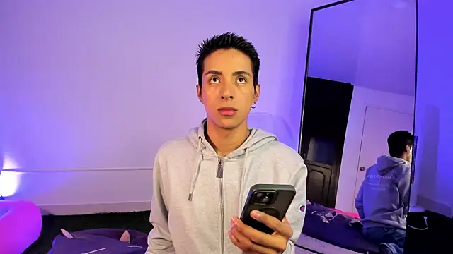 Snapshot of EstivenSallas chatting on 09-22-25, 08:00 EstivenSallas online show from 09-22-25, 08:00