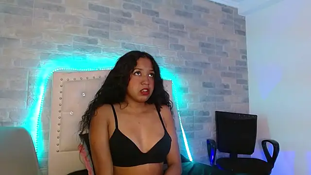 oliviarichard  online show from 11-06-25, 08:10