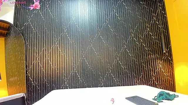 Snapshot of Miss_Ariaa chatting on 09-19-25, 11:44 Miss Ariaa online show from 09-19-25, 11:44