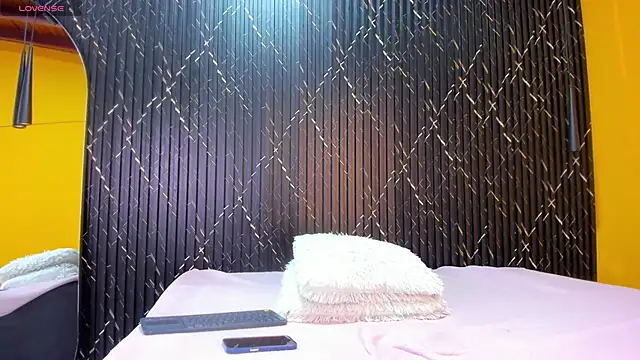 Snapshot of Miss_Ariaa chatting on 10-03-25, 11:29 Miss Ariaa online show from 10-03-25, 11:29