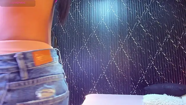 Snapshot of Miss_Ariaa chatting on 10-11-25, 12:04 Miss Ariaa online show from 10-11-25, 12:04